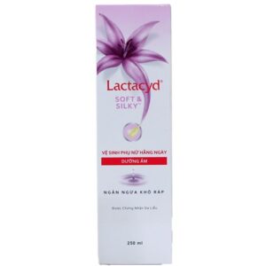 Dung dịch vệ sinh phụ nữ Lactacyd Soft & Silky chai 250ml